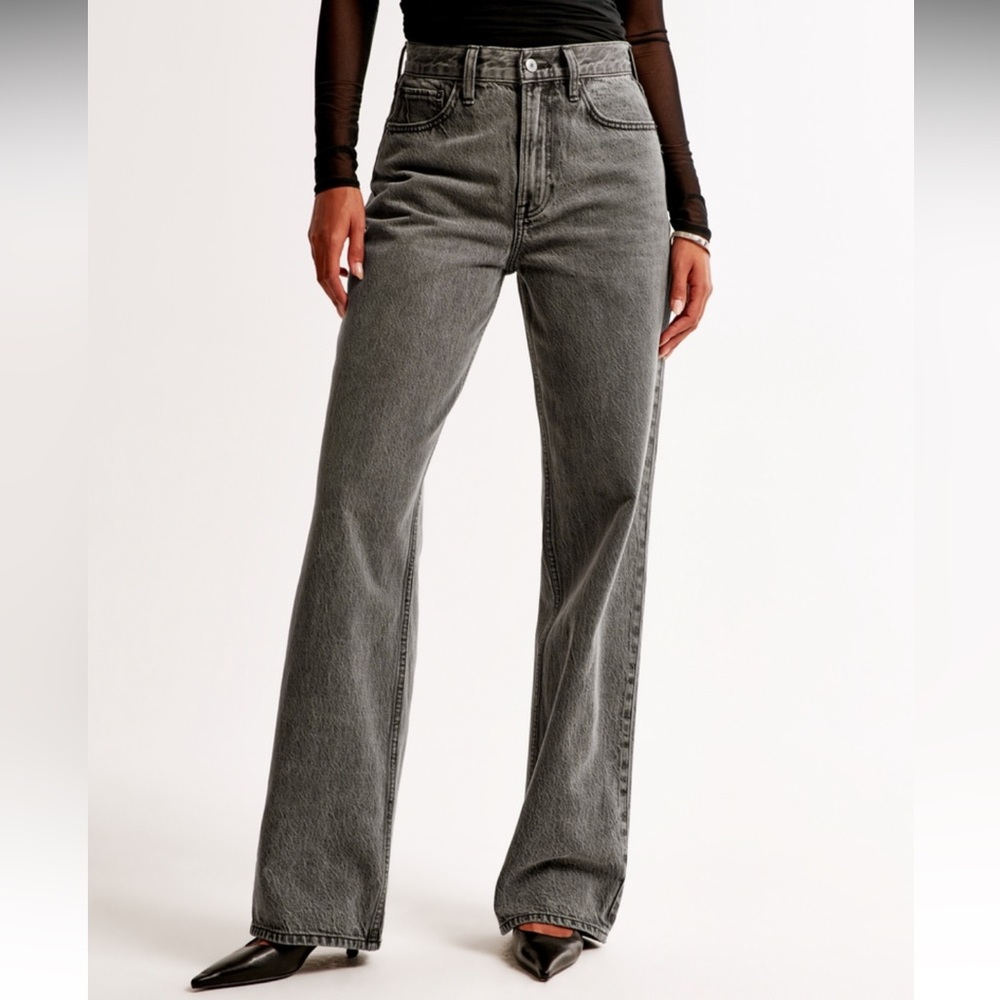 Abercrombie & Fitch Curve Love High Rise 90s Relaxed Jeans in Gray ❌SOLD